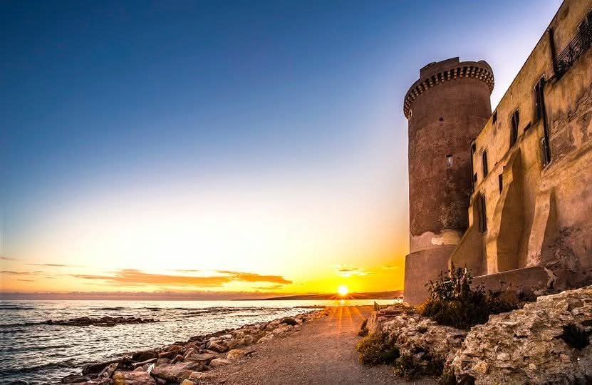 Al Castello di Santa Severa tornano le visite guidate al tramonto con salita gratuita alla Torre Saracena